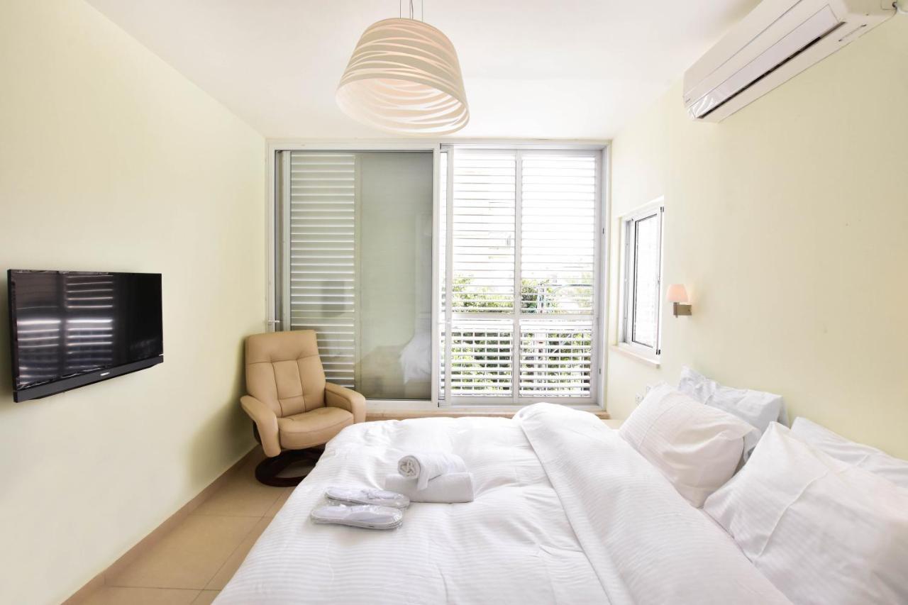 Gordon Beach- Luxury-parking- 'stay At My Place' Apartment Tel Aviv