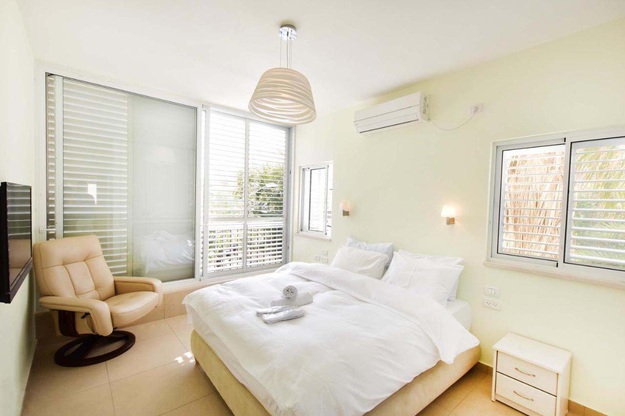Gordon Beach- Luxury-parking- 'stay At My Place' Apartment *